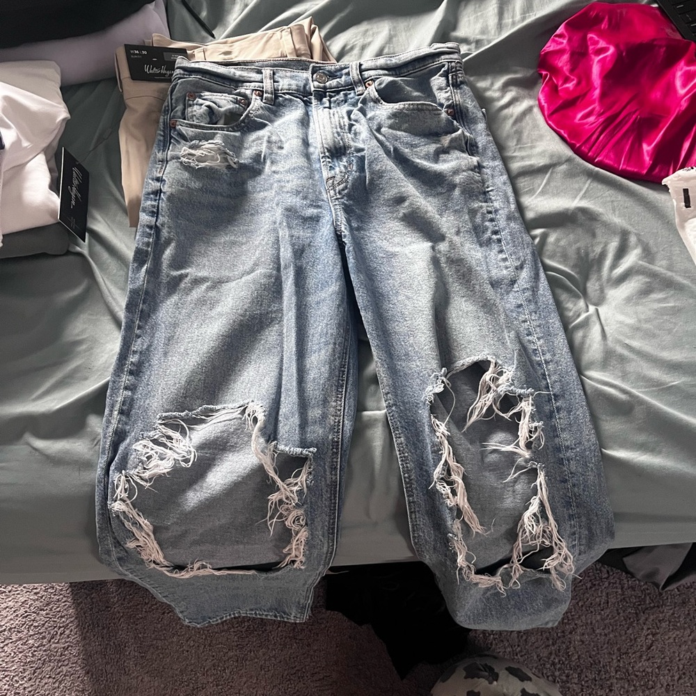 American Eagle Outfitters Light Blue Distressed Straight Leg Jeans
